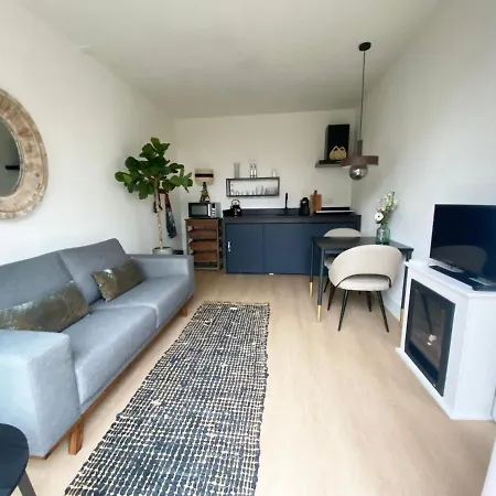 The East Wing Apartment Bloemendaal